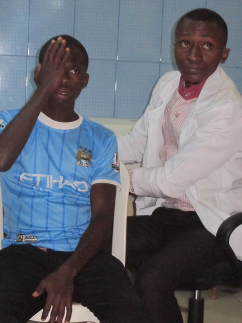 Chidebem beim Arztbesuch